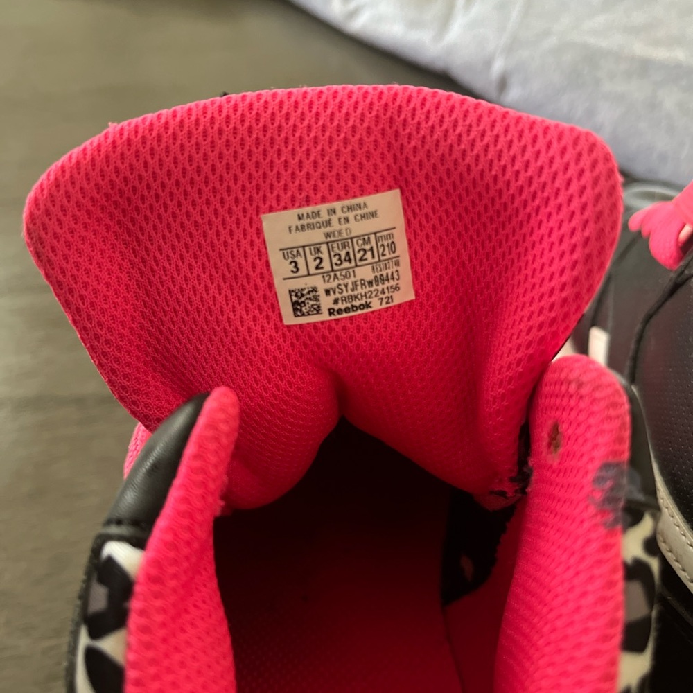 *SOLD* Reebok Heelys - Picture 4 of 4
